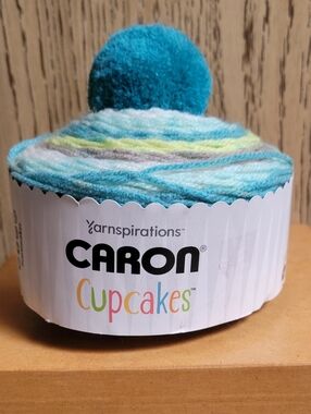 CARON Cupcakes Yarn CARIBBEAN COCONUT #16024 3 oz/85 g 244 yds Self-Striping